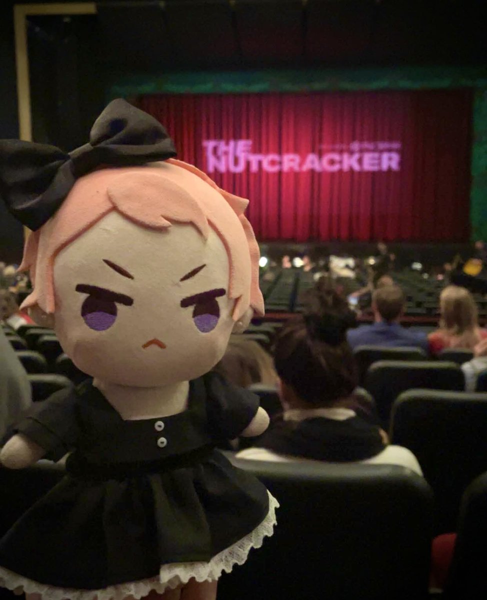 ShuglysWorld's tweet image. This holiday season I had the pleasure of watching such a beauty I’m rendition of the Nutcracker ballet. It was truly a work of art I had the fortune of being able to witness. How I wish to be a ballerina~