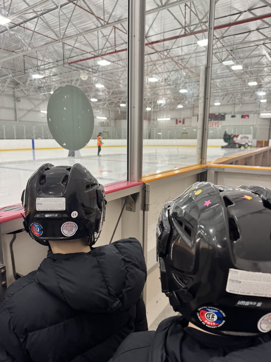 Thanks for the free skate today, <a href="/TArmstrongNDP/">Teresa Armstrong</a>! #LdnOnt