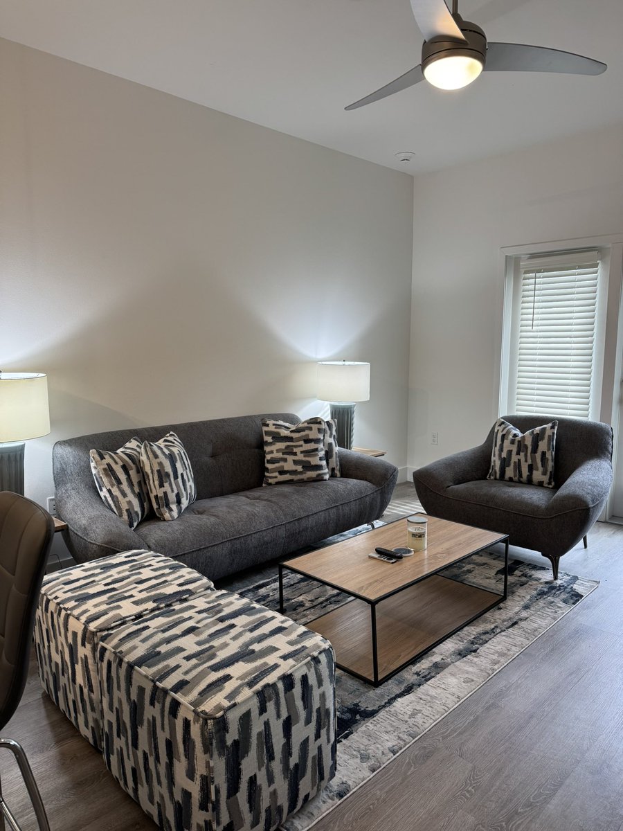 Huge thank you to <a href="/CityFurniture/">CITY Furniture</a> for furnishing my apartment!!! Go check out their Spanish Springs Showroom in the link below 👇 

cityfurniture.com/stores/spanish…