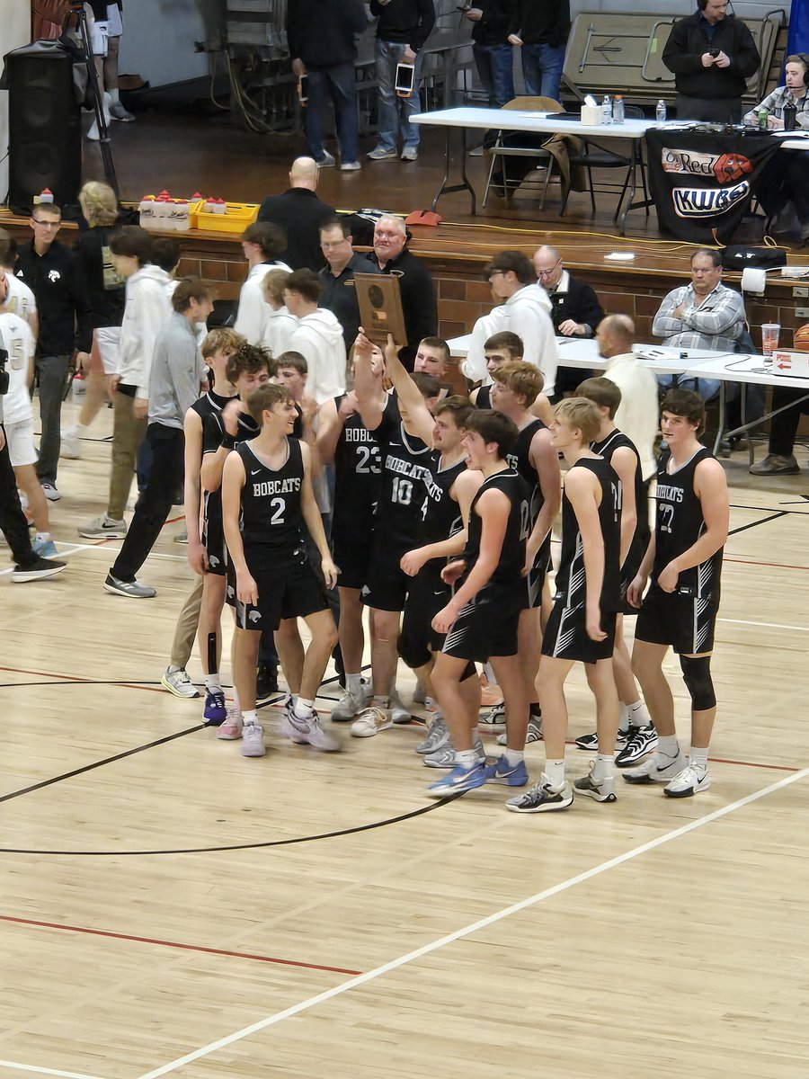 #emfbobcats get the 49-29 win over JCC to finish in 3rd place in the MUDECAS BB Tournament.