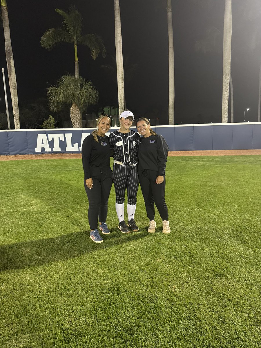 Thank you so much <a href="/CoachJordanSB/">Jordan Clark</a> for having me at your camp today! It was one of my favorite campus i have visted and i loved the players and staff! <a href="/FAUSoftball/">Florida Atlantic Softball</a> <a href="/NGHSVIKINGSB/">Northgate High Softball</a> <a href="/ICWhitley/">Impact Caymol Whitley</a>