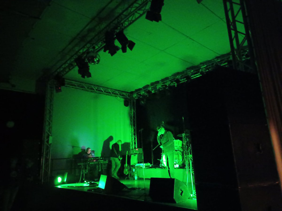 kristallnaach's tweet photo. Bin daaa Jungs...kann losgehen mit
der #RioReiser 🌔 Party #Junimond
😝 Kirsche&Co 😍 #LiveKonzert🤘
#KirscheundCo Schlachthof #BSE https://t.co/VYUwMCv1lU