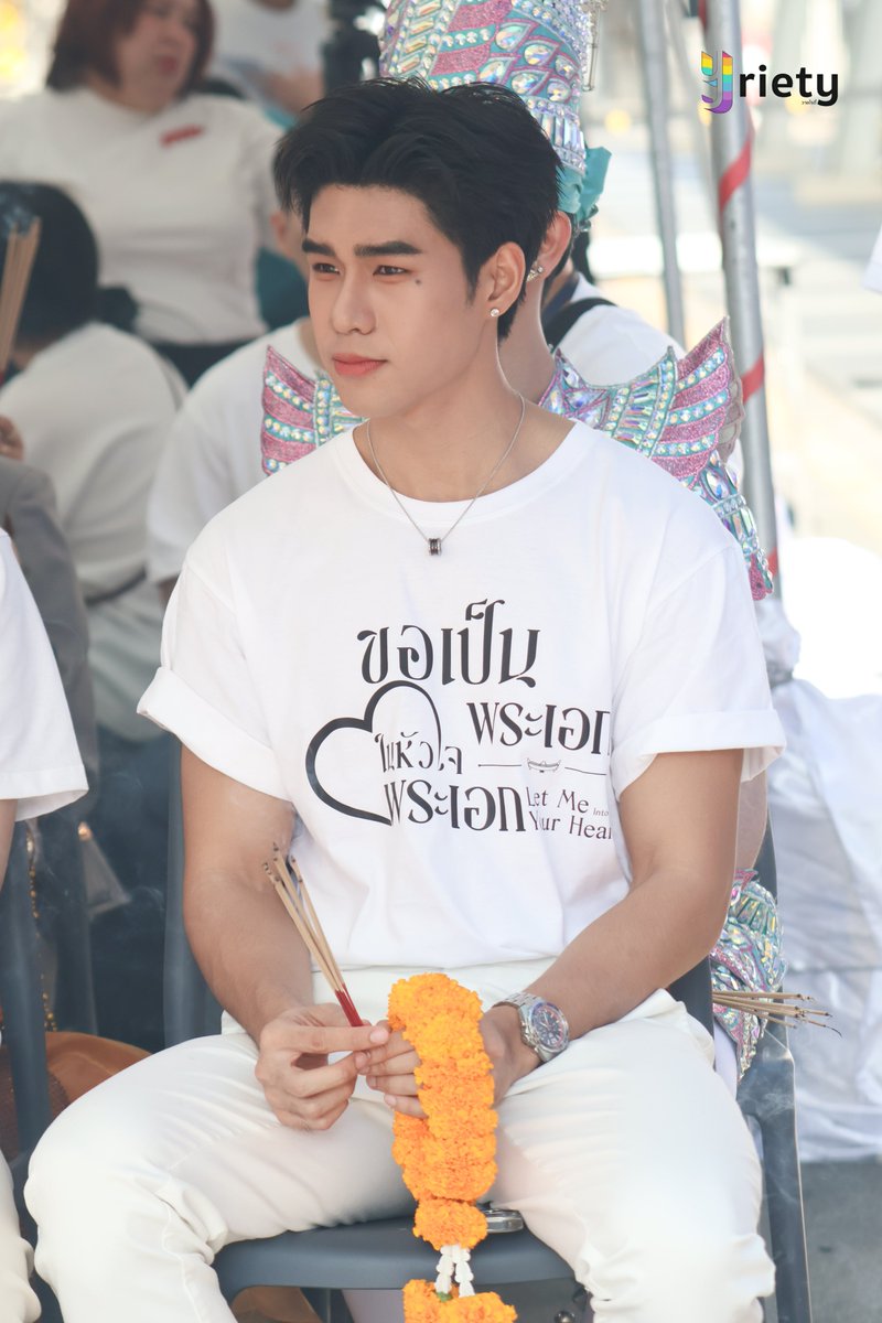 Yriety's tweet image. “ อะตอม - ณฐาภพ ” ร่วมพิธีบวงสรวงซีรีส์ ‘ ขอเป็นพระเอกในหัวใจพระเอก |  Let Me Into Your Heart ’ ซึ่งเป็นซีรีส์วายลิเกเรื่องแรกของประเทศไทย 

#atomnathaphop
#ขอเป็นพระเอกในหัวใจพระเอก
#บวงสรวงขอเป็นพระเอก
#LetMeIntoYourHeartTheSeries
#LetMeIntoYourHeart
#Yriety