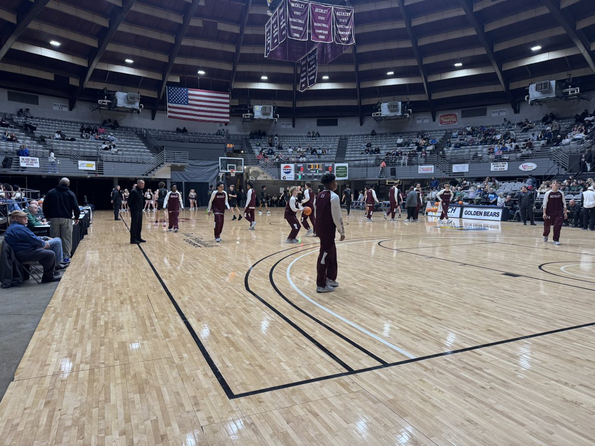 Just about ready to go here at the Armory for what should be a good one. 

It’s Greenbrier East and Woodrow Wilson going at it once again. Woodrow took the first meeting back in late December, a chance to sweep the season series here tonight. 

Highlights at 11 WVVA! 
#wvprepbb
