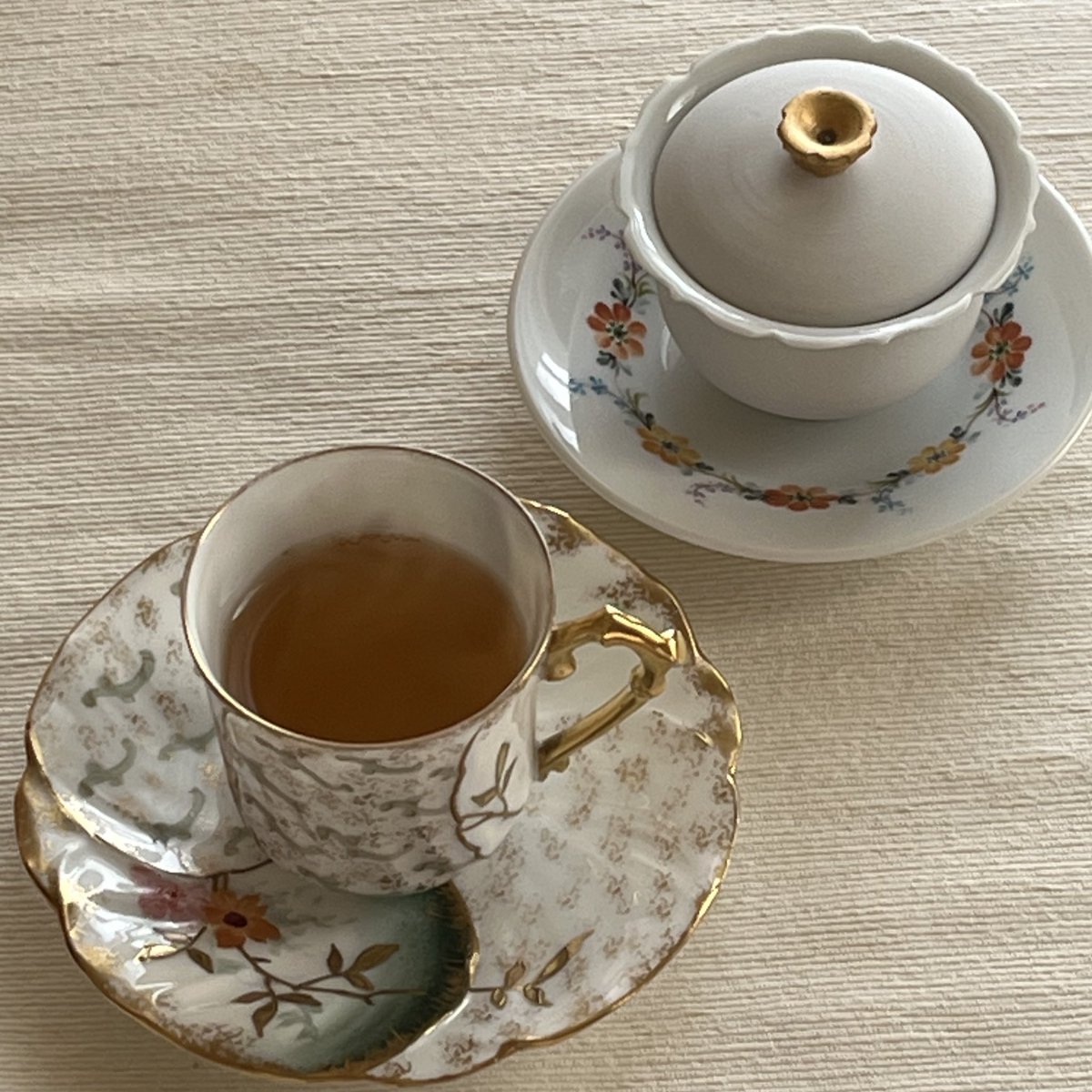 久しぶりにゆっくりとしたお茶時間。
鳳凰単叢で華やかな気分です。