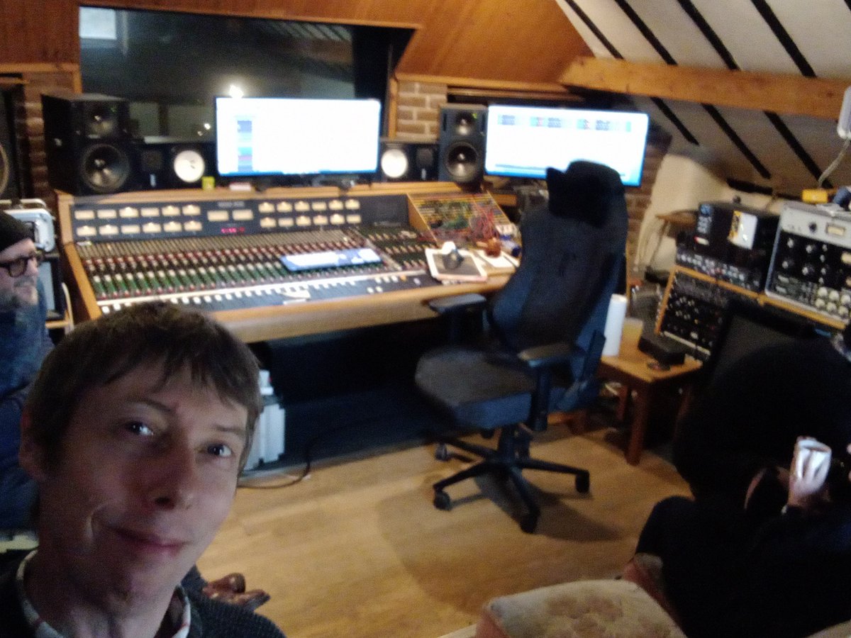 StevieSpinC's tweet photo. Back having fun at Foel, mixing & mastering #foelstudio #Llanfair #caerinion #powys #spincycle #spincycleband #psychedelic #shoegaze #originalmusic https://t.co/o7gQwY8J4R