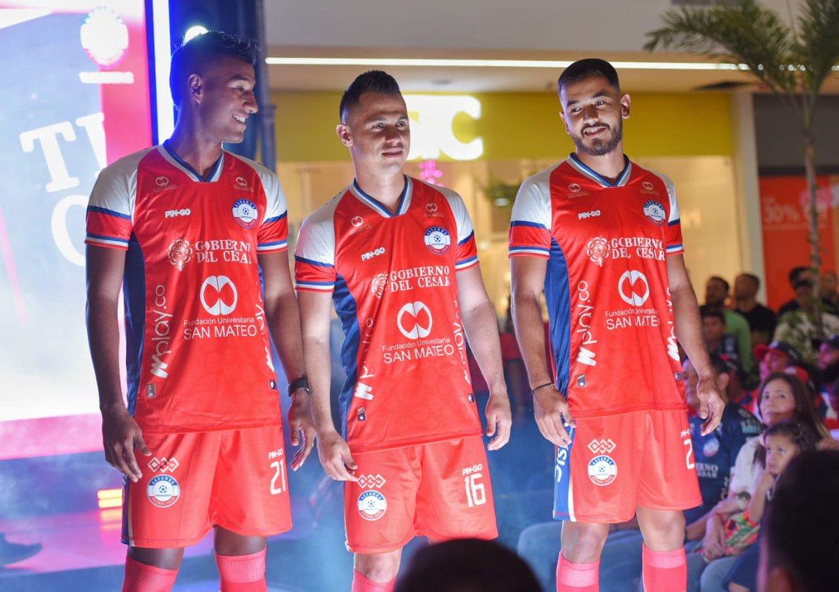 GobdelCesar's tweet photo. ¡El Alianza Valledupar FC tiene nueva piel!

El equipo que nos representa en el fútbol profesional colombiano presentó la indumentaria y plantilla con la que disputará este 2025 el campeonato nacional. 

Son 9 caras nuevas para este torneo, entre los que destacan el portero Juan Camilo Chaverra y el volante uruguayo Winston Fernández.

Todos en marcha al Estadio Armando Maestre Pavajeau, para acompañar a nuestro nuestro ⚽️ALIANZA VALLEDUPAR 👏🏻