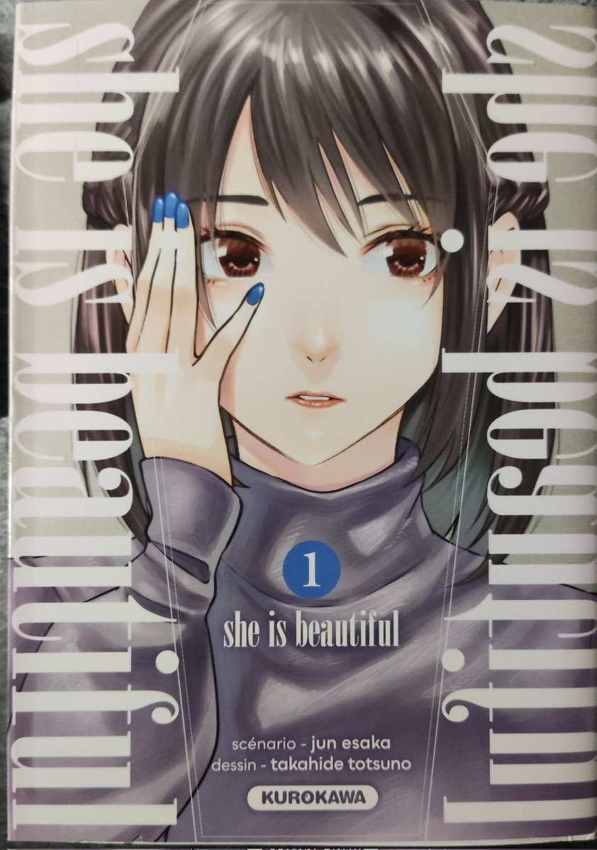Hier je suis allé acheter des trucs à carrefour et je suis passé voir le rayon manga vite fait j'ai vu la cover du tome 1 de She is beautiful, elle est tellement stylée que j'ai acheté le tome 1 mdrrr, du coup je suis en pleine lecture du tome 1
