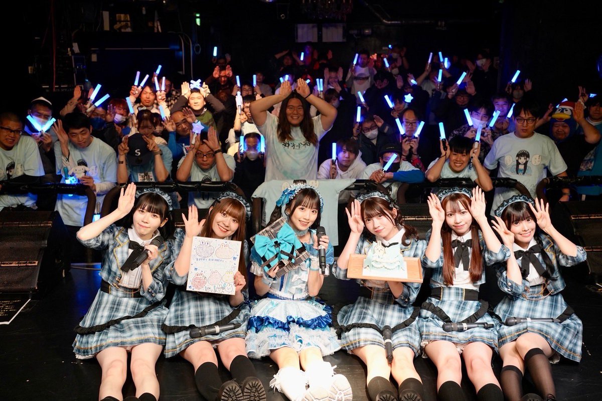 RusticCharm_Inc's tweet photo. 1月18日に開催されました💙長田美成生誕祭💙
にてお披露目になりました、FULIT BOX 　美成さんの生誕衣装を制作させてもらいました！青〜白グラデーションのキュアなデザインが、すごくお似合いでした！ https://t.co/z4ZIclEwCv