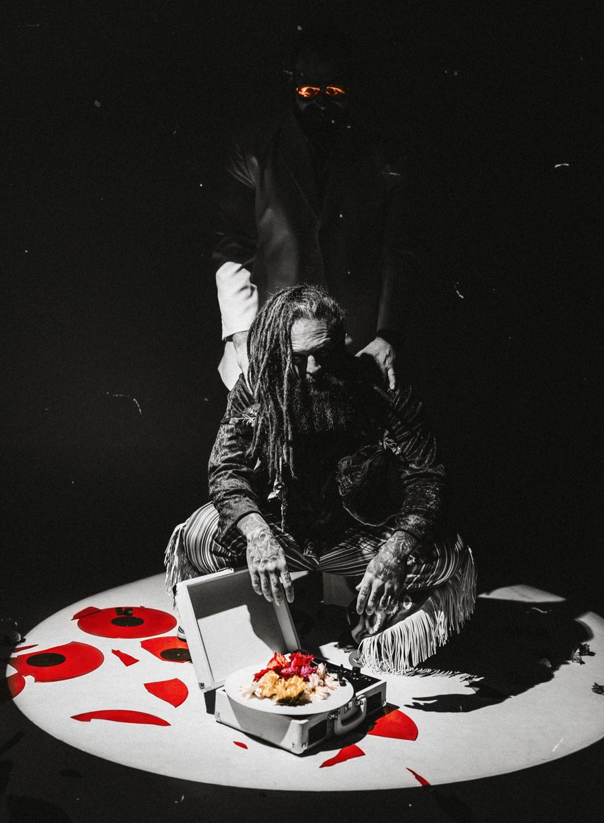 NoNamexVincent's tweet image. Patience can be powerful.
This is only a little trail from the marbles in the bucket, dig what I’m saying ?
#TheRighteous
#AEWCollision