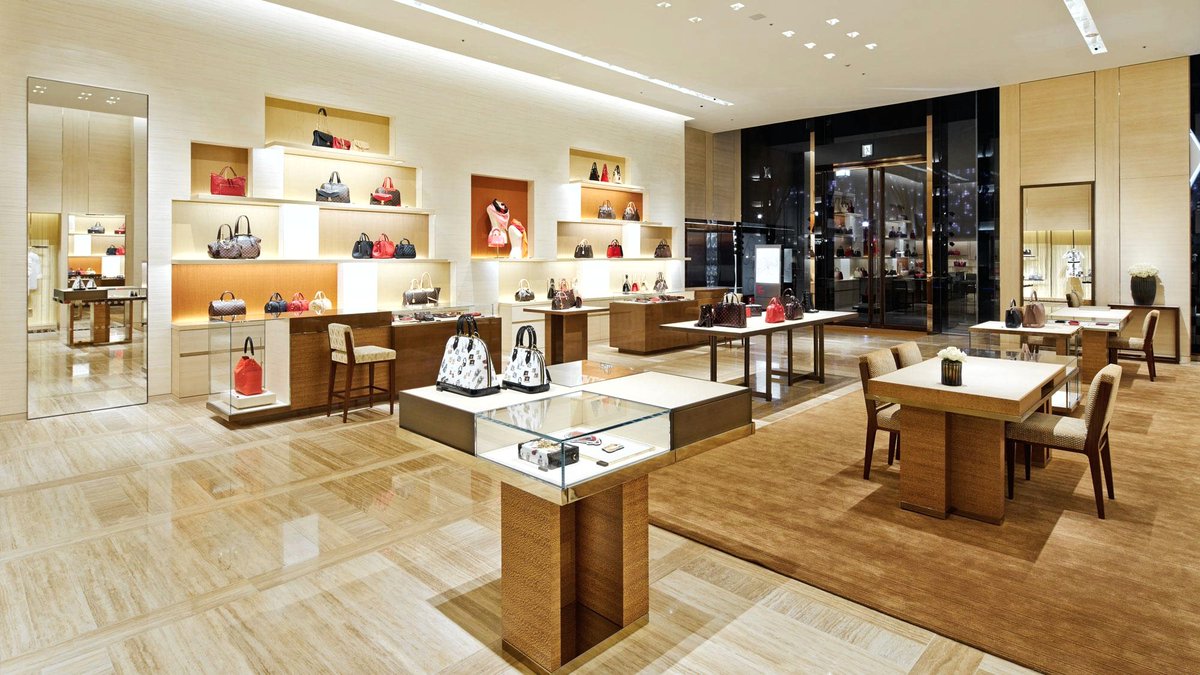 ルイ ヴィトンのトップオブトップの凄さ】 ルイ ヴィトン表参道店にお