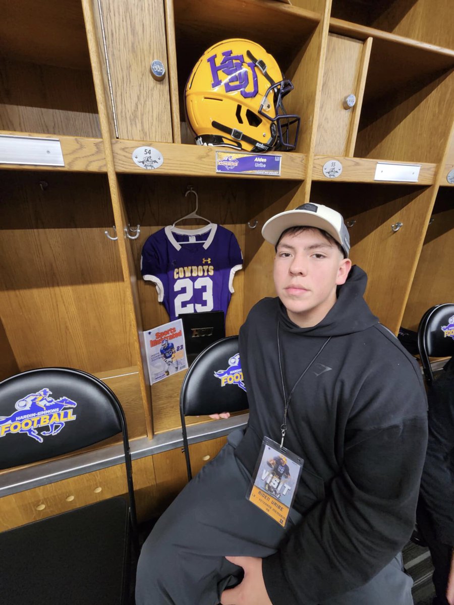 Had an amazing visit at <a href="/HSUCowboys/">Hardin-Simmons Cowboy Football</a> Thank You <a href="/CoachGGlynn/">Coach Glynn</a>, <a href="/MattMitchellHSU/">Matt Mitchell</a>, <a href="/CoachCraigNeece/">Craig Neece</a>, <a href="/BurlesonHSU/">Burleson</a> and the rest of the staff for the amazing hospitality!! <a href="/CoachGilpin/">Coach Gilpin</a> <a href="/CoachUribe_/">Freddie Uribe</a>