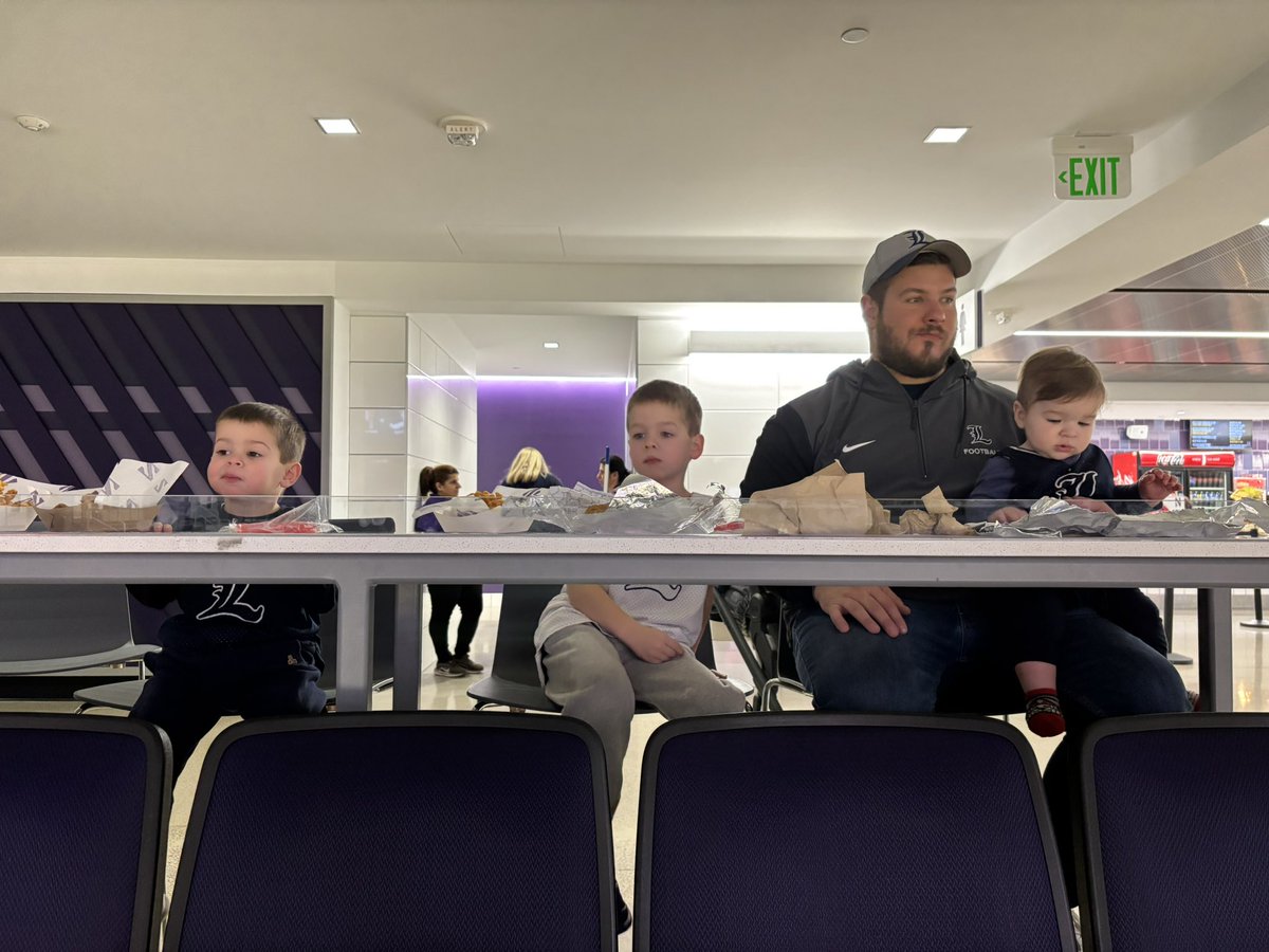 Alexandria Hayes (@sra_hayes) on Twitter photo Hayes boys had the best seat in the house at Northwestern watching <a href="/lemontbasketba1/">Lemont Basketball</a> #GoLemont <a href="/williehayes47/">Willie Hayes</a> Hayes boys had the best seat in the house at Northwestern watching <a href="/lemontbasketba1/">Lemont Basketball</a> #GoLemont <a href="/williehayes47/">Willie Hayes</a>