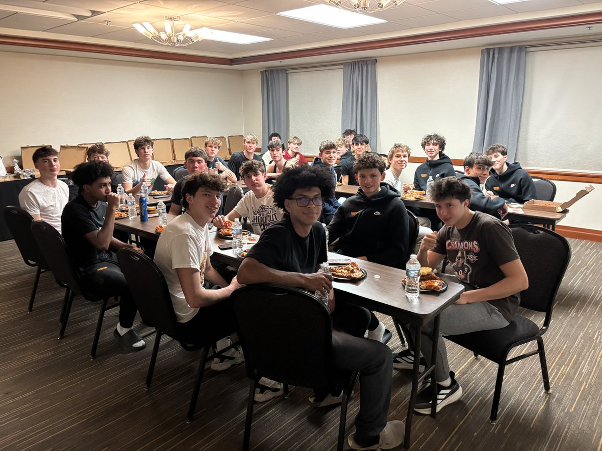 After getting 2 wins on the day we arrived in Moline. Bulldogs Hanging out and having Happy Joes pizza and pasta.