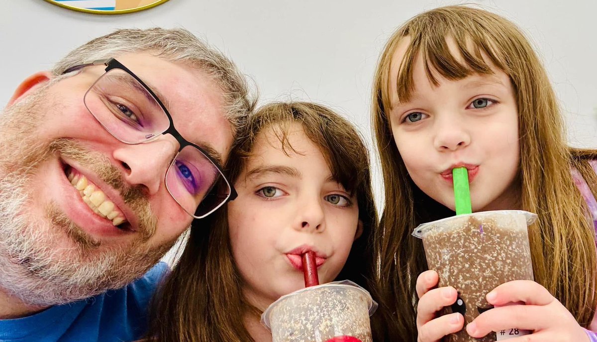1pm EST on Sunday (Jan 19) my daughters and I build LEGO together on my Twitch livestream.

We’ll construct the Stitch Brickheadz and the Disney Twirling Ariel sets. Aftwards I’ll assemble the Harry Potter Hogwarts Castle Flying Lessons set.

JOIN THE FUN: twitch.tv/WargamingRecon