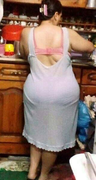 صحابي بيجوا عندي البيت عشان يتفرجوا علي خالتي في المطبخ 🥺🥵🥵