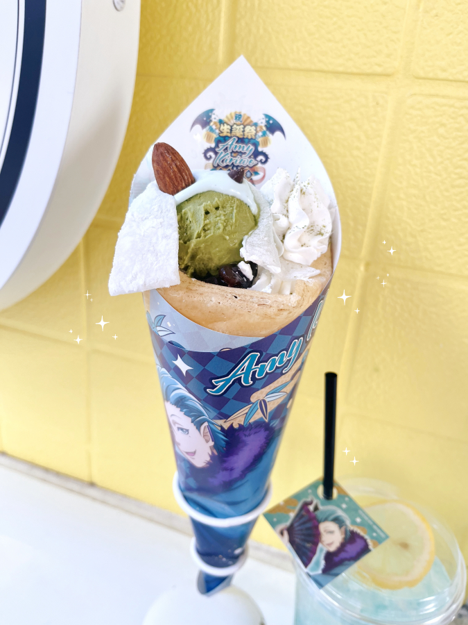 先輩オンリーのコラボとか行くしかないだろ！ってことでこの間キリヲのクレープ食べてきました！アイスに羽織が付いててカワイイ。和でした！ドリンクは爽やかだった。特典は3枚もらったけどお気に入りの鼻血は手に入れられなくて残念。でも全部キリヲなのでOKです👍