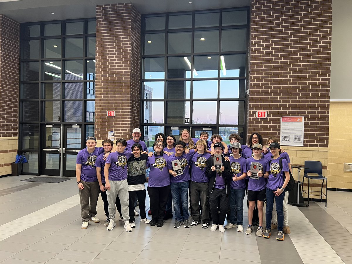 CoachMitchell08's tweet image. Shout out to MHS Robotics for racking up the awards and accolades at their competition this weekend as they competed alongside 30 other high schools! @mhs_pltw @mhs_bears