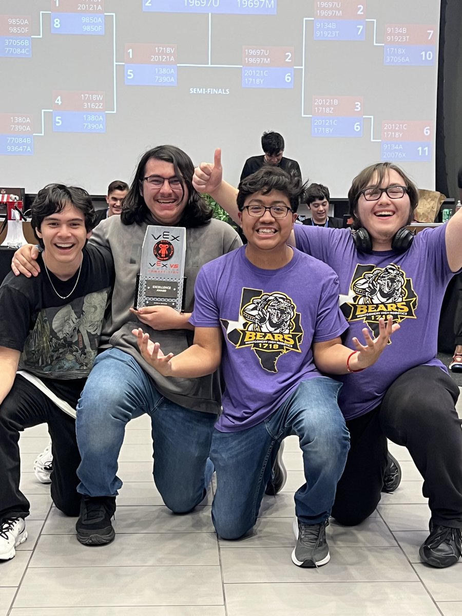 CoachMitchell08's tweet image. Shout out to MHS Robotics for racking up the awards and accolades at their competition this weekend as they competed alongside 30 other high schools! @mhs_pltw @mhs_bears