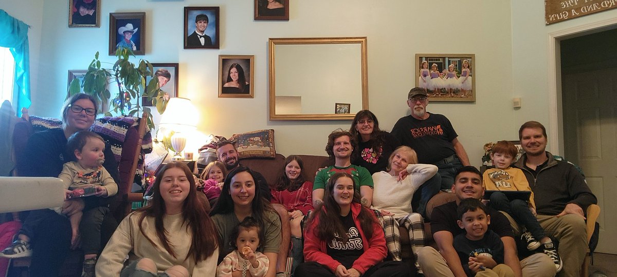 leachman17's tweet image. Sorry for the late post.  The best Christmas Family party.