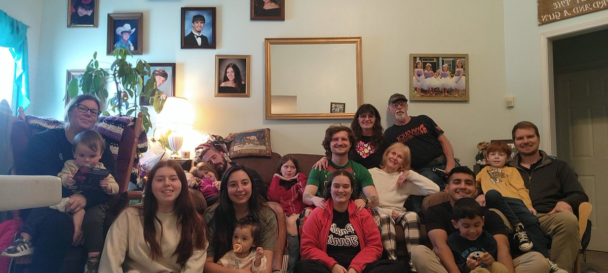 leachman17's tweet image. Sorry for the late post.  The best Christmas Family party.