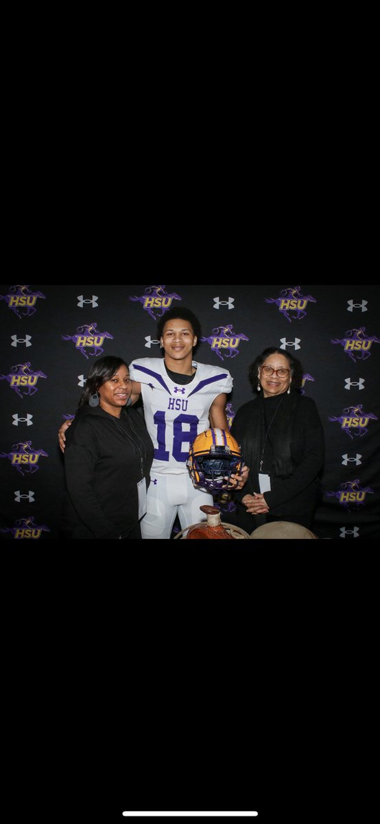 Rj_Johnson8's tweet photo. Had a great official visit with @HSUCowboys ! Thank you to @CoachDL_Niles for showing me and my family a great time! https://t.co/gNyFGMzIPc