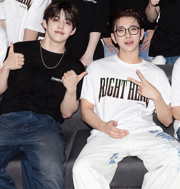 gyupachups's tweet photo. cuties ng korea, gangstahs ng manila 😎

ateqqq iba ang atake nilang dalawa kahaponnnn the 'hyung' in them is screaming!! https://t.co/1s6Wk1uwNo