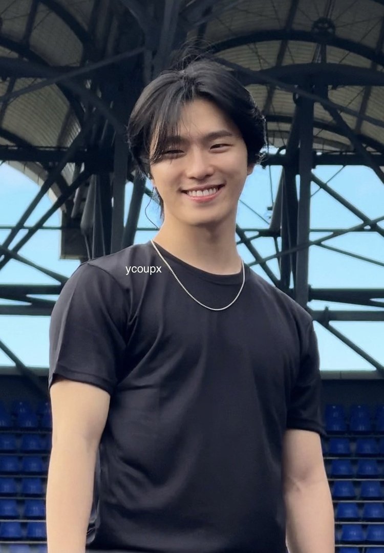 everywon17u's tweet photo. aku sama pacarku lagi break, terus liat bonon sama dino ganteng banget. bingung mau nangis galau brutal apa salting liat mereka ganteng): https://t.co/04GOPtnaf6