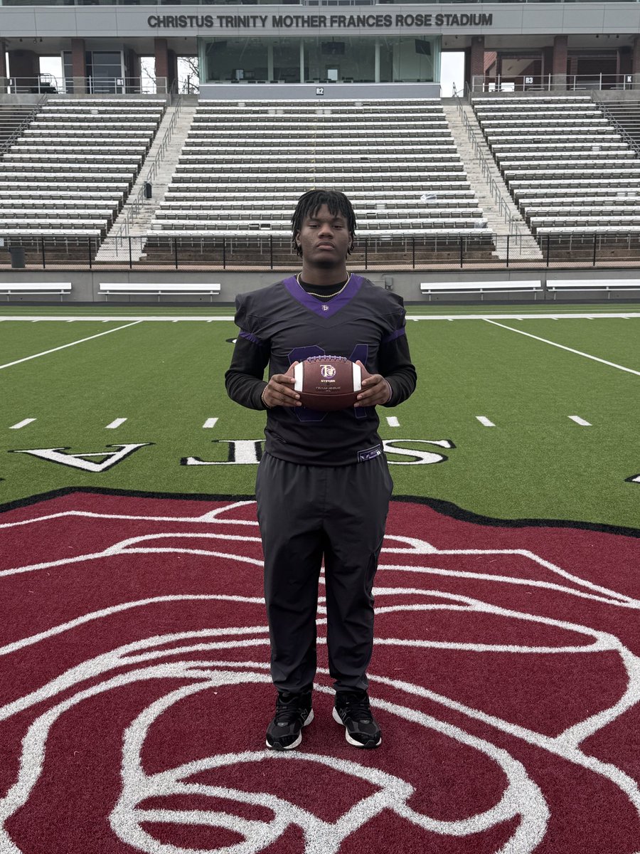 Had a great visit today!! #gosteers 
i want to give thanks to <a href="/Coach_JJackson2/">Coach Jarrail Jackson</a> for having me out!! 
<a href="/The_QuincyD/">☆ Coach Dunn, M.Ed ☆</a> <a href="/PF_HighFootball/">Pflugerville High School Football</a> <a href="/PHSCoachTaylor/">Charles Taylor</a>
