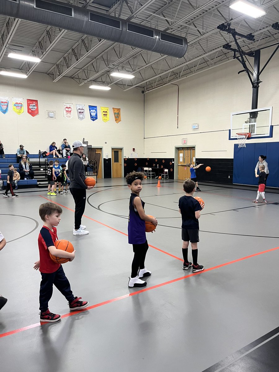 PennyDippold's tweet image. Another great morning of learning basketball! Way to go Lil’ Tigers 🧡🐯🖤🏀 #LPStigers #lyba #lovelandyouthbasketball