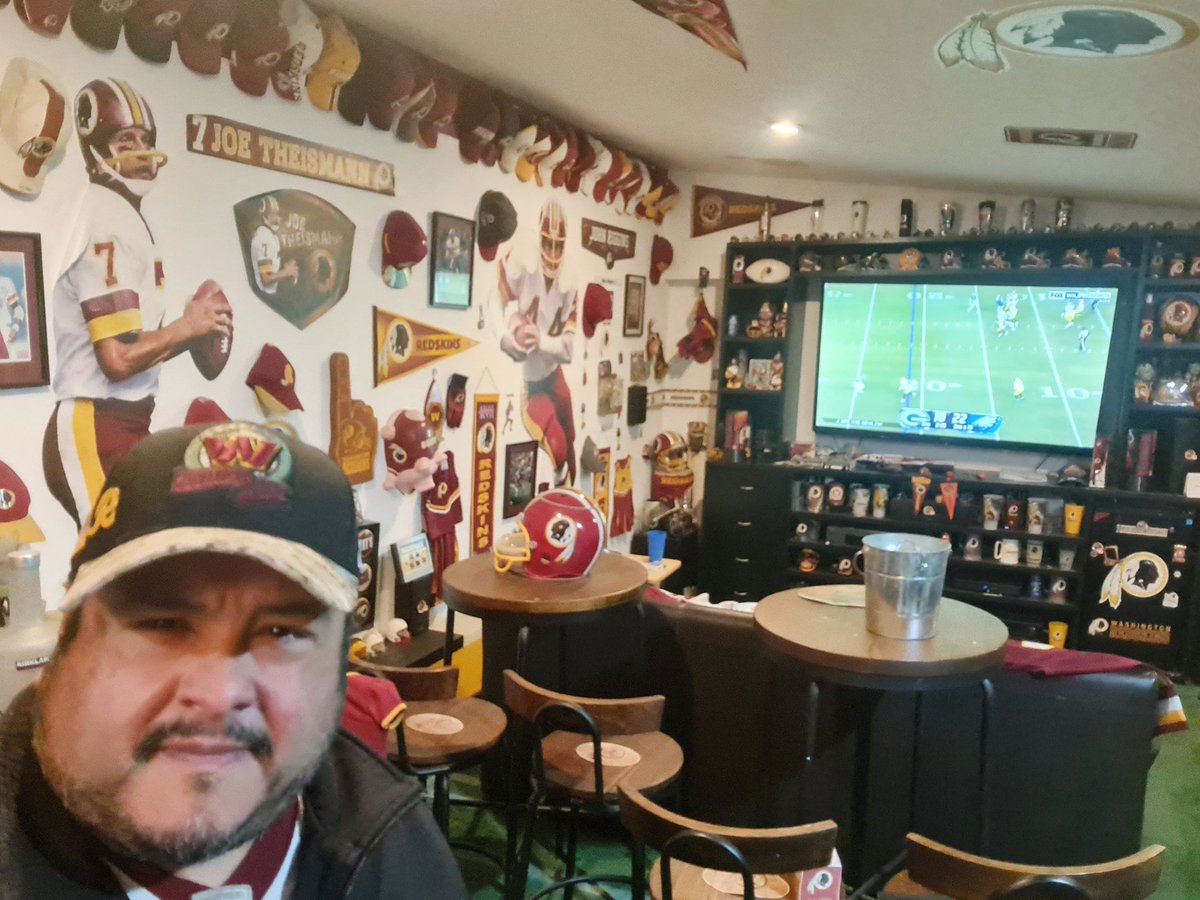 aduhalt01's tweet photo. #NFLEnTelevisa, vamos Washington https://t.co/1Oe9puWEtm