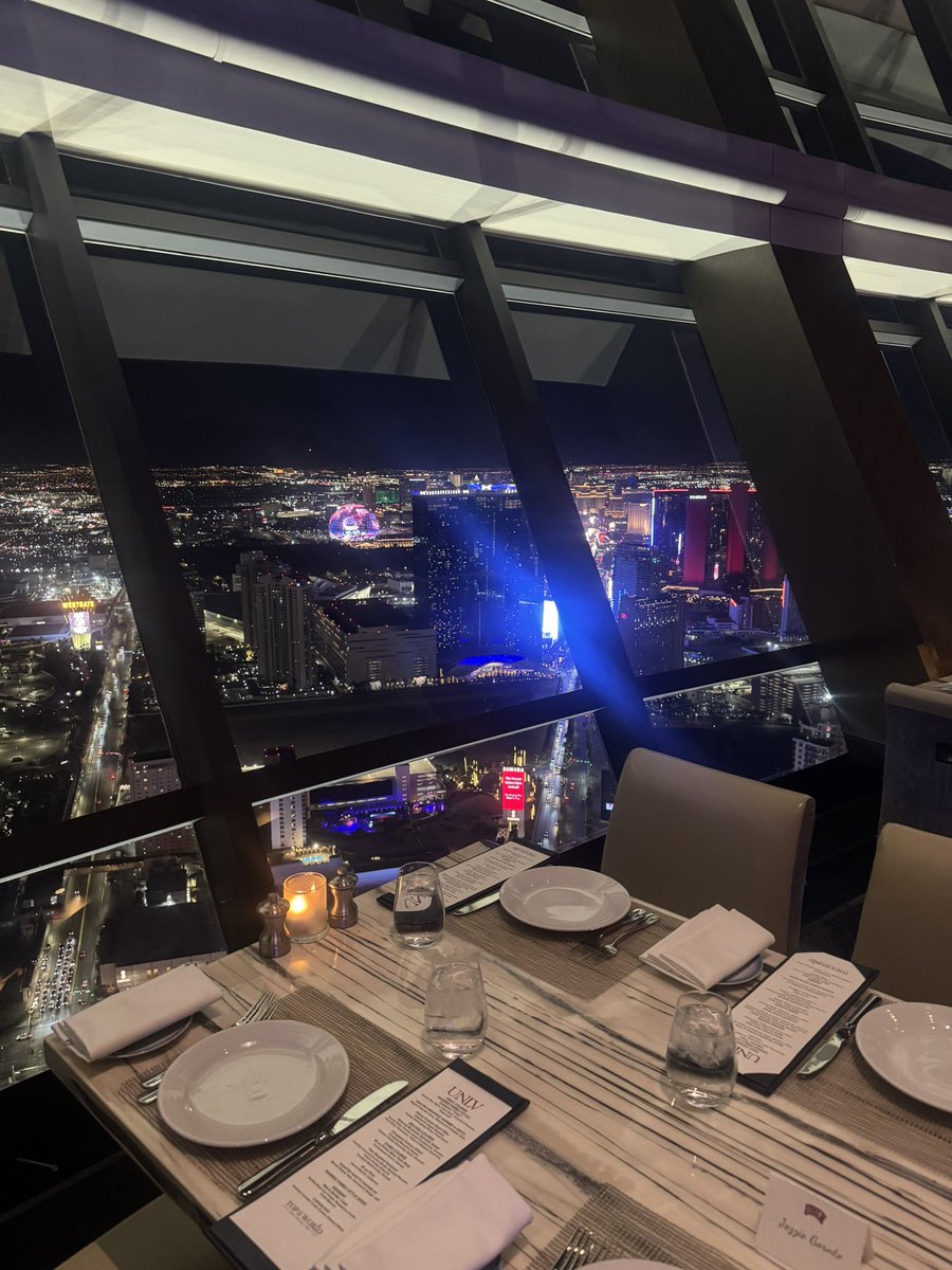 Lee Davis tweet media