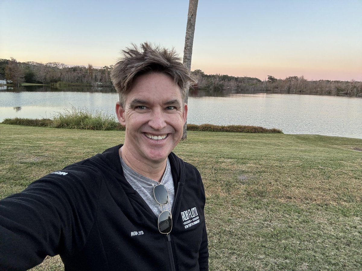 RobFloydcheers's tweet image. So excited for #slidersrewatch