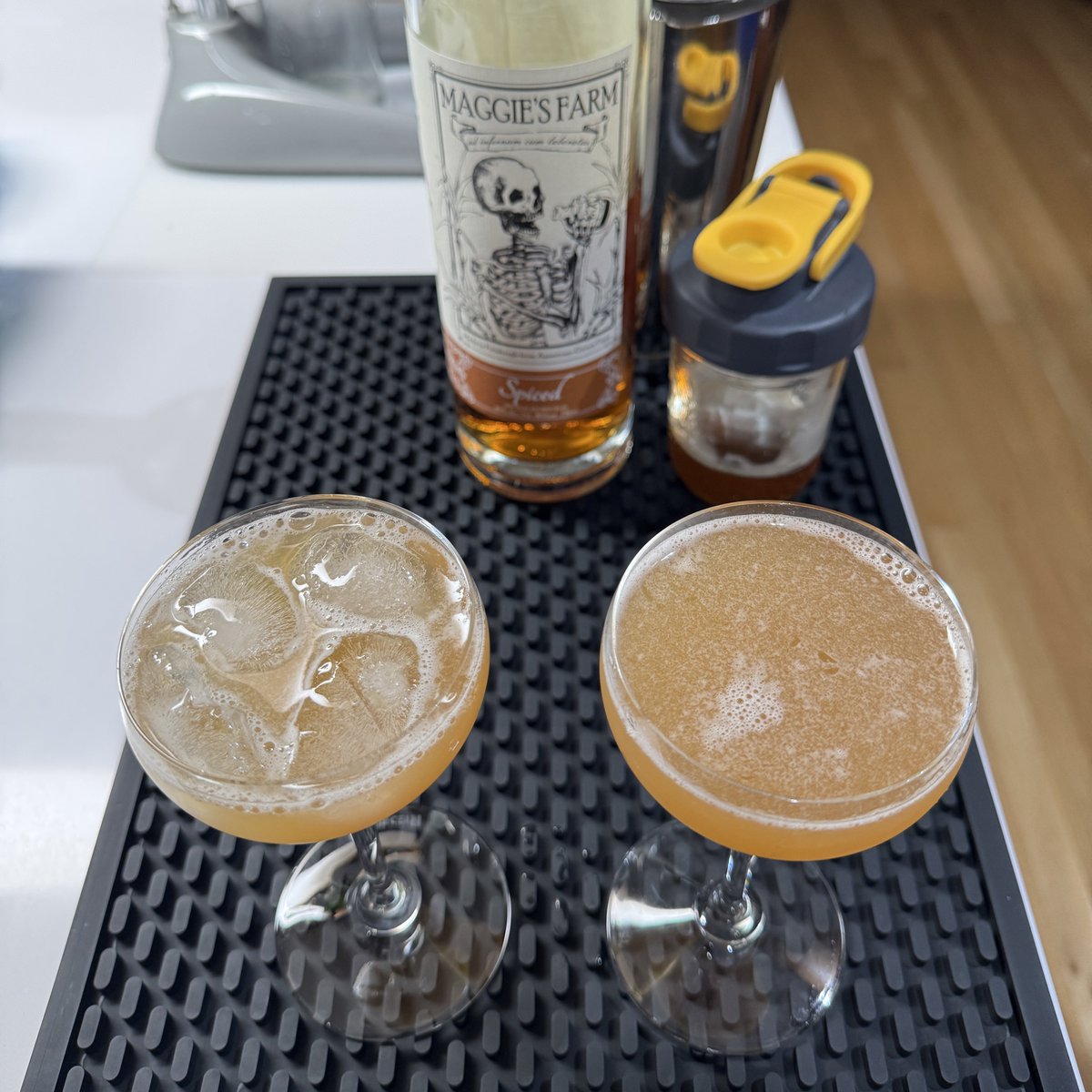 drink_city's tweet image. The #HoneyBee is delicious! 

Made round 2 with @MaggiesFarmRum #Spiced and WOW!!

This would be perfect around a warm and cozy winter’s night fire.