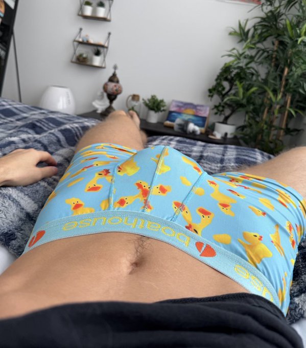 2 pic. https://t.co/CbqGpACGaG
Wanna see under? ?? https://t.co/ImJscmZFnd