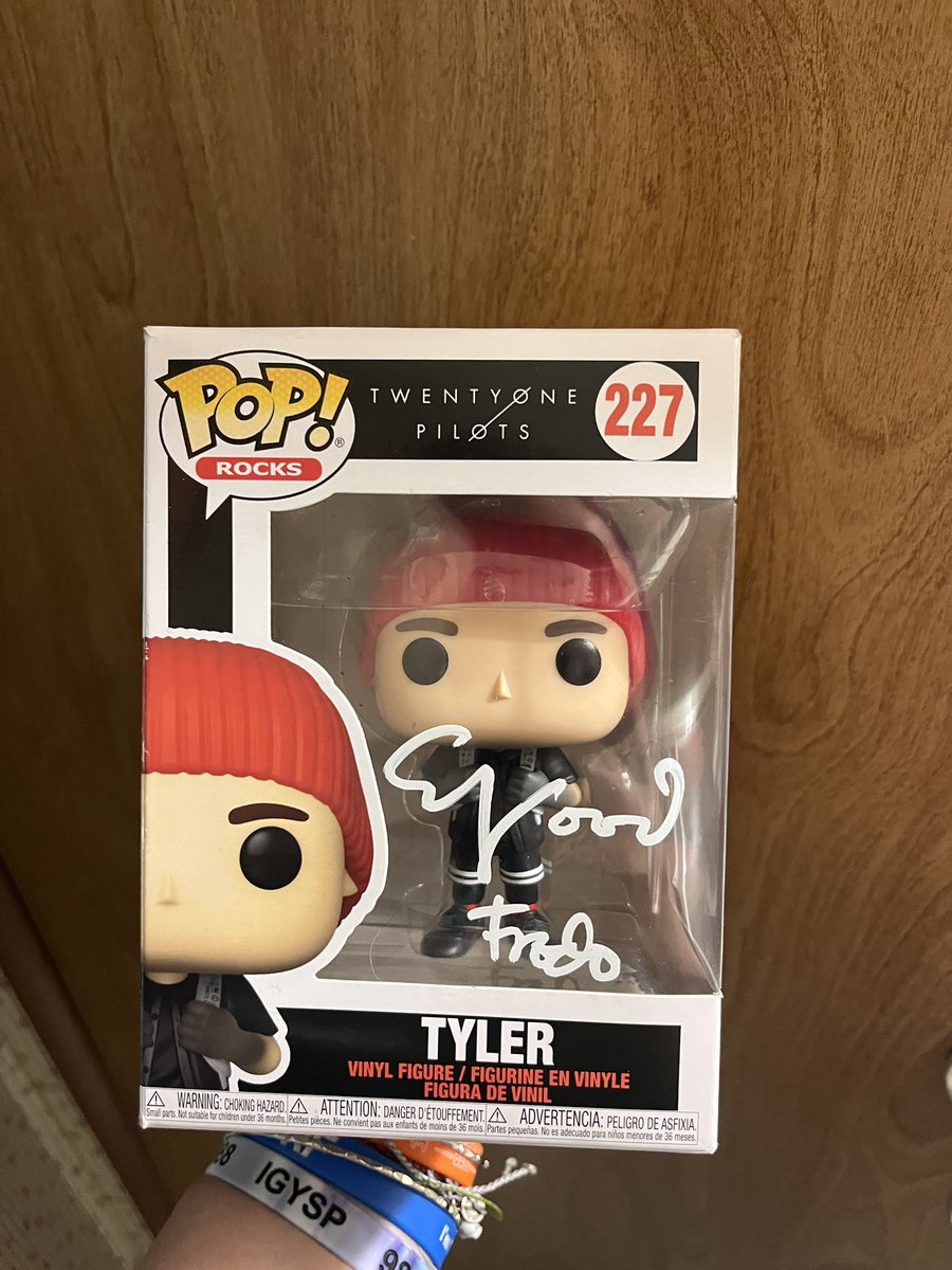 nigelights's tweet image. twenty one rings 🙂‍↕️ @tylerrjoseph