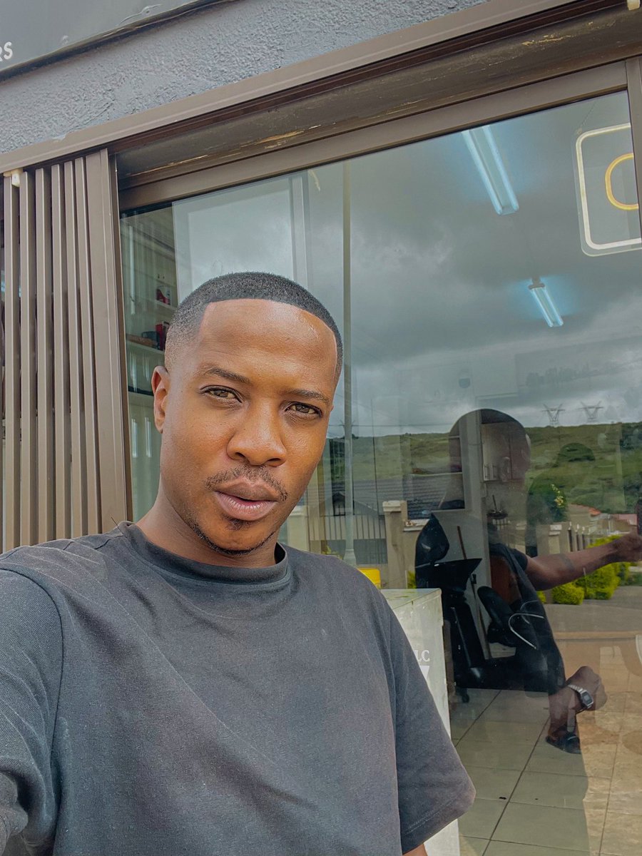 puleng__sa's tweet photo. Ain’t Cheating On My Barber💈 https://t.co/j5wUnhkaIi