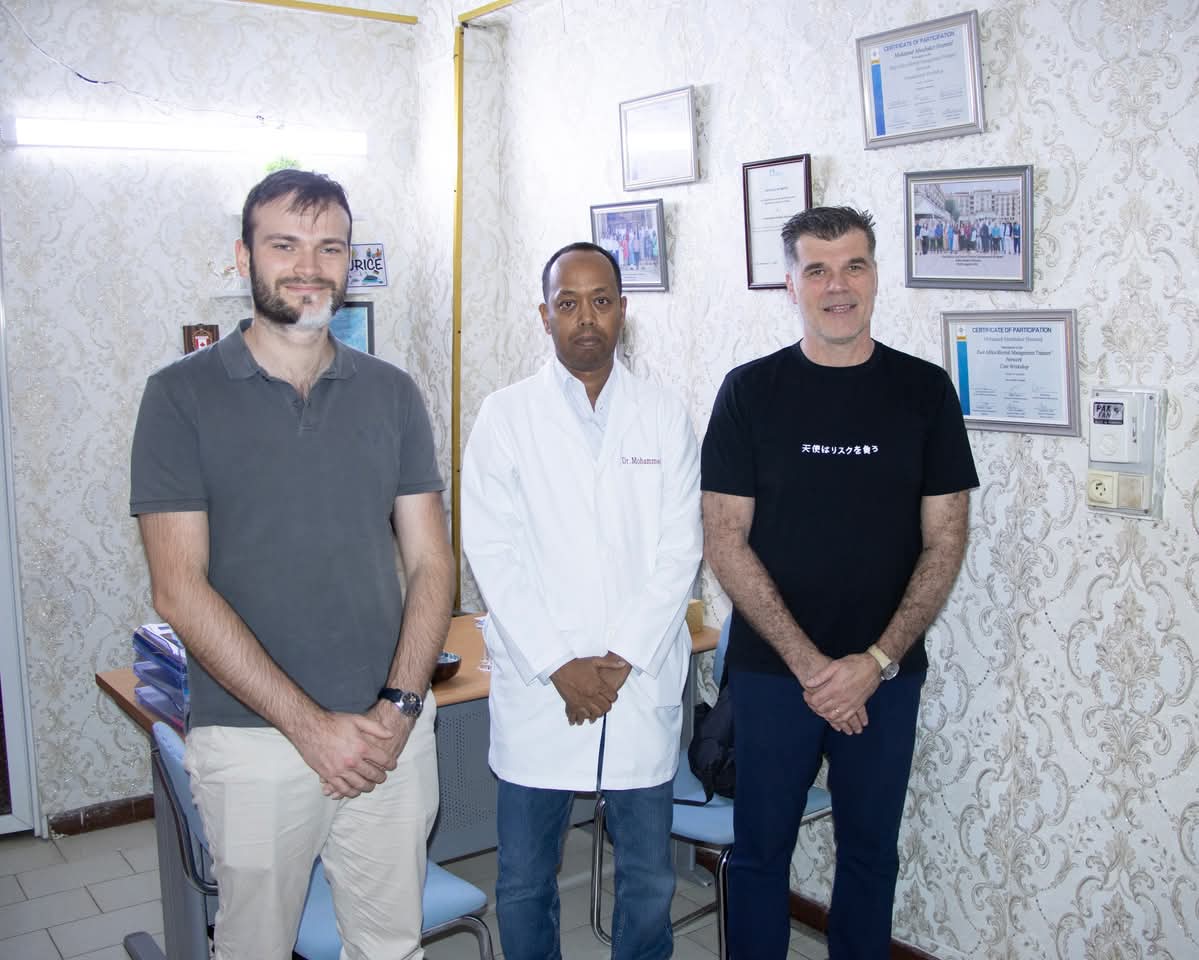 FdedFded1's tweet image. Grâce au #FDED, le Laboratoire Mer Rouge est né !  Nouveaux emplois, innovation et coopération au cœur de ce projet. Ensemble, construisons l&apos;avenir ! #santé #Djibouti