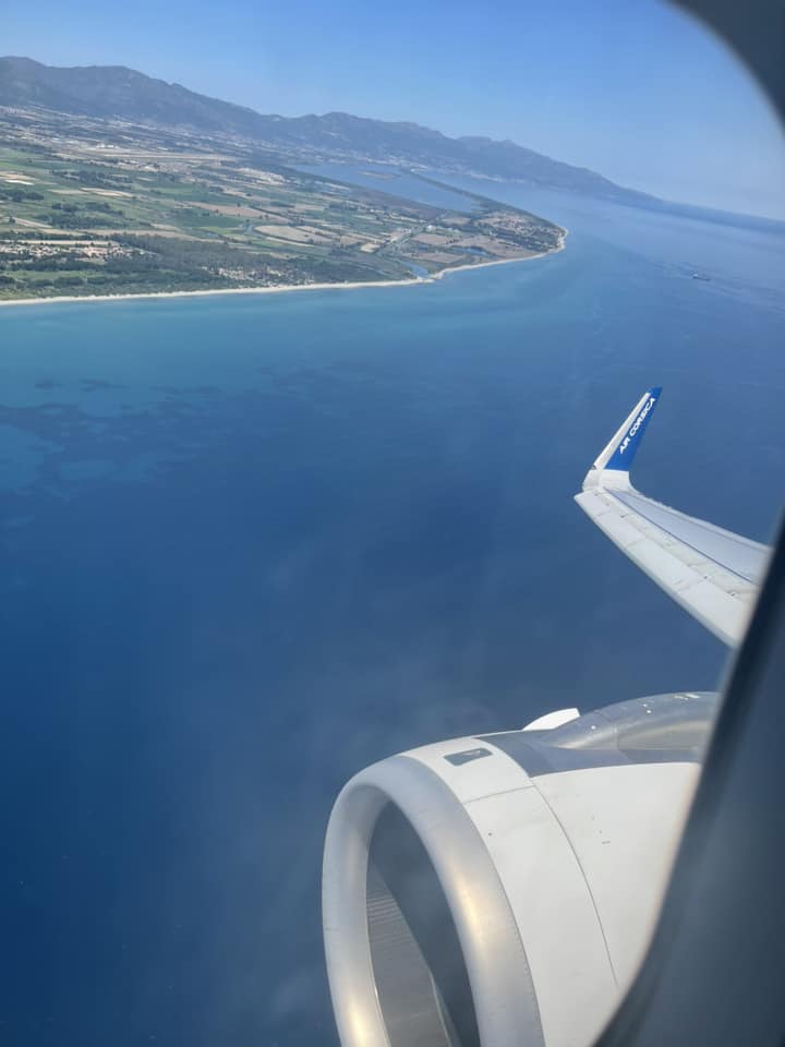 aircorsica's tweet photo. #LaPhotoDuHublot 🪟

Les voyages sont très puissants, car ils nous aident à découvrir l’humanité ainsi qu’une meilleure version de nous-mêmes.       

✈ Partagez avec nous vos #photos et #vidéos de #hublot  ✈✈✈

Prenez l'air  ➡ https://t.co/7CUMtJKaJc
📷Therese Leclair https://t.co/r4lBWDah5s