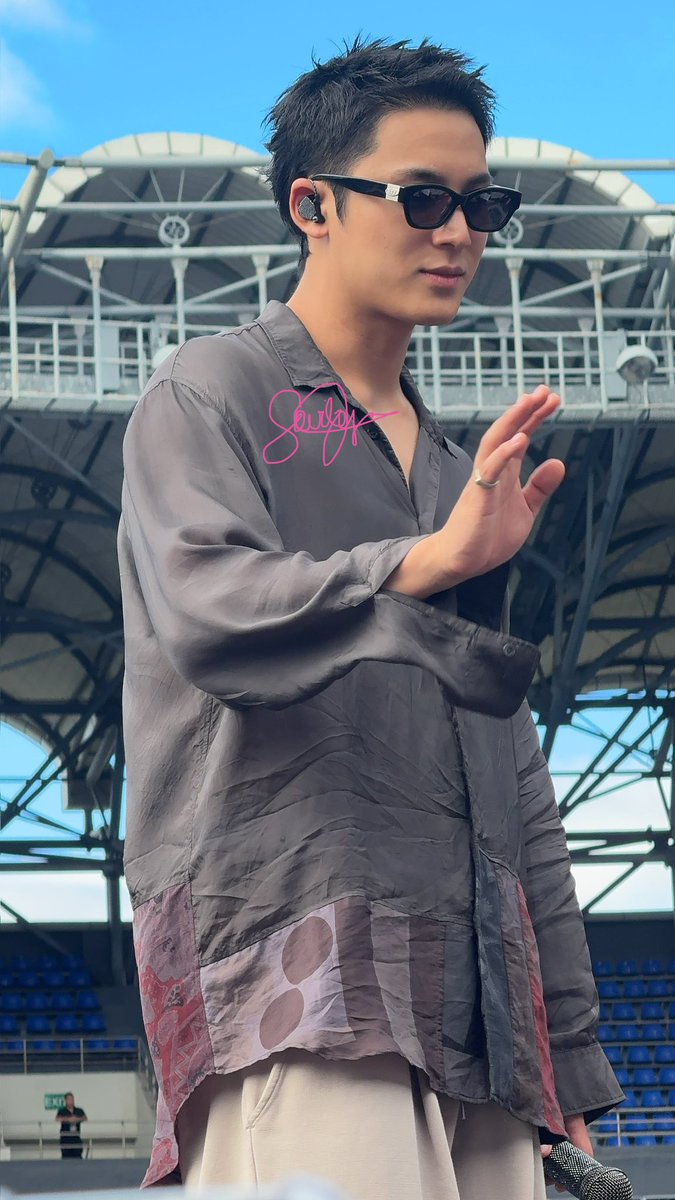 jooovilyn's tweet photo. KIM MINGYU DURING SOUNDCHECK DAY 1 #SEVENTEEN_RIGHT_HERE_IN_BULACAN #SEVENTEEN_RIGHT_HERE_BULACAN #SEVENTEEN_RIGHT_HERE https://t.co/uIn0DzvPKa