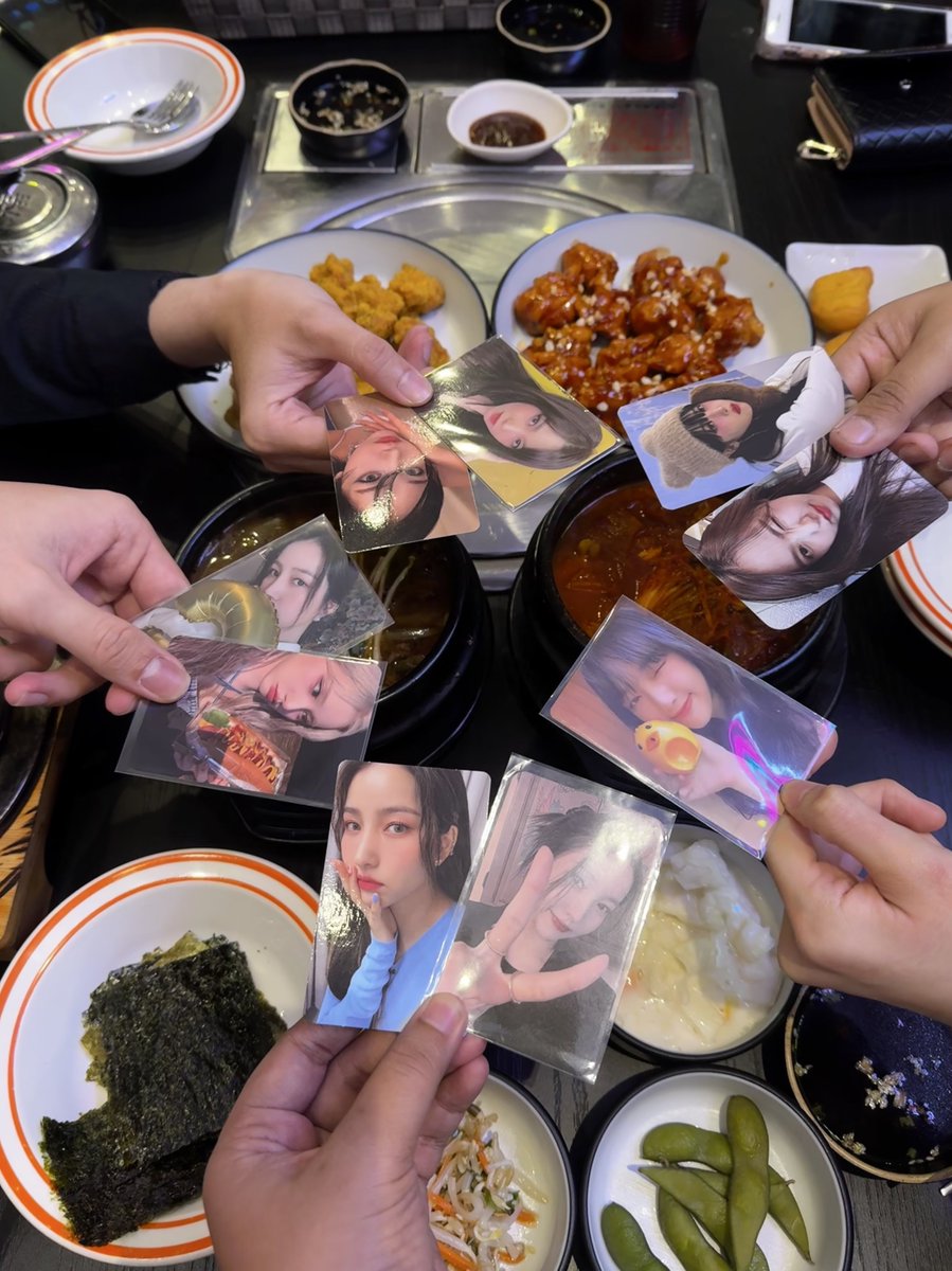sowonmine's tweet photo. Spend time weekend with buddys 🤍💙💜
@moonstarbyulie @dollrin819 @buddy_1907 https://t.co/4oucQNtkY2