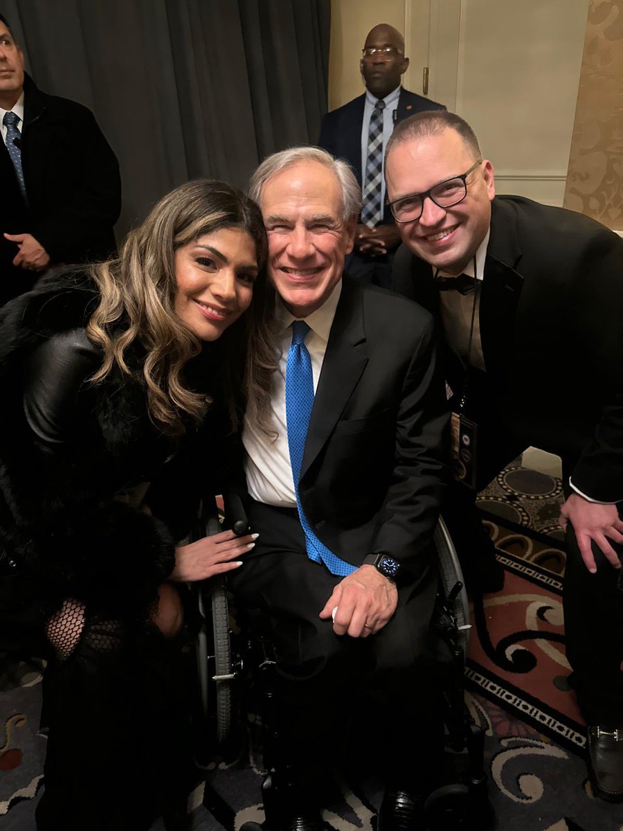 delnorte_io's tweet photo. Big endorsement from your favorite Governor Abbott to tokenize Texas using #Delnorte / #DTVT technology 🚀, aiming to revolutionize real estate, business records, and more. A bold step toward blockchain innovation in the Lone Star State⭐️! #Blockchain #TexasInnovation #Tokenization
