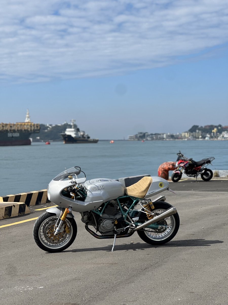 8ftWeekend's tweet photo. SMART MONKEY
#Ducati #PaulSmart
https://t.co/U1GZBYyBe7 https://t.co/eRlbpM55kg