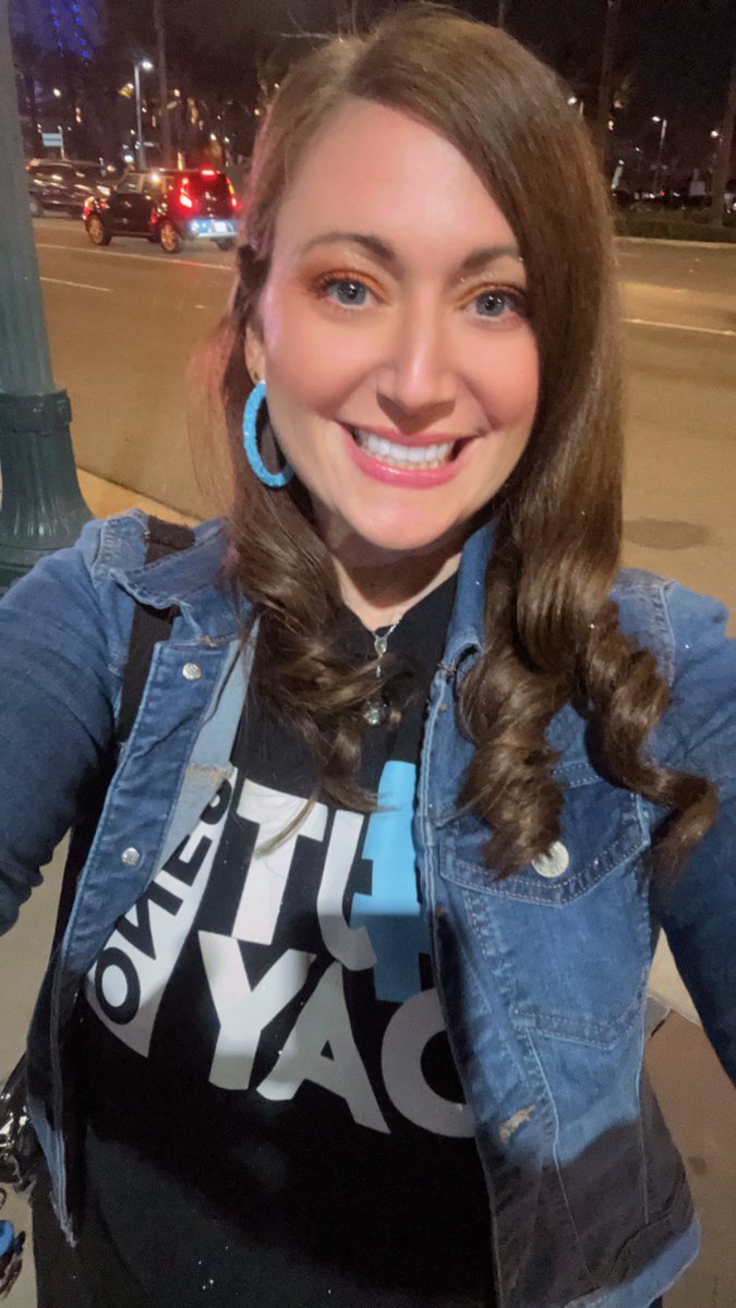 LindsayMLand's tweet photo. Ready for my 14th @jtimberlake concert! #jtdayone https://t.co/3IN0nvrxHc