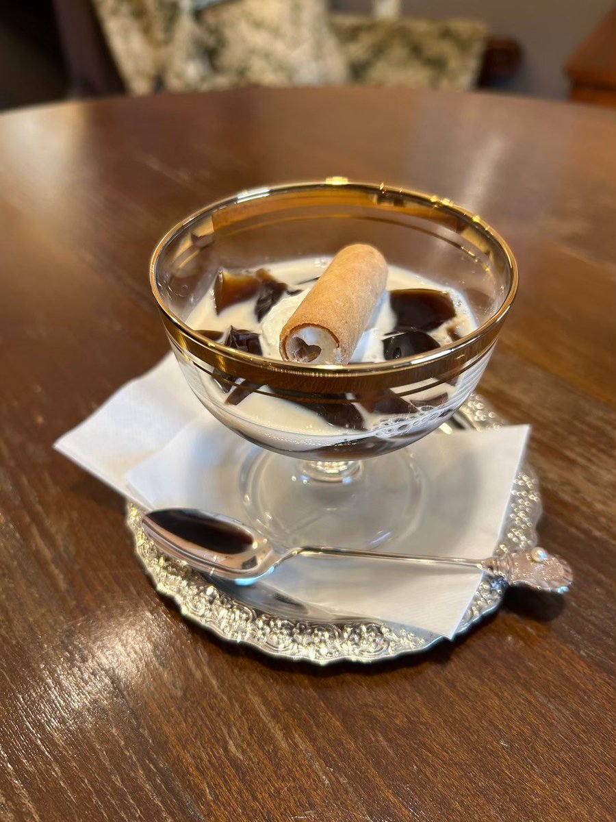 cafe_bardot's tweet image. 【月イチなら時間、初奈良開催の日曜日】

喫茶バルドー開店しております。本日のオススメはCuteRobinメンバーの推しメニューです🙆‍♂️カラフルマシュマロホットココア、レモンスカッシュ、コーヒーゼリーetc…、ライブの余韻を持ってのご来店をお待ちしております🦌

#CuteRobin
#Lobin
#喫茶バルドー