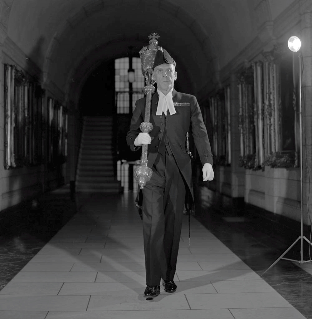 CanadianAesth's tweet image. Opening of the 20th Parliamentary session of Canada (1947)