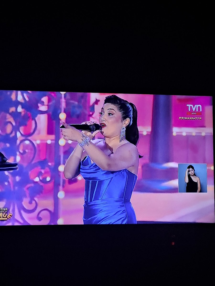 ¿Que pasa con el humor hoy en <a href="/OlmueTVN/">Festival del Huaso de Olmué</a> 
No es karoke