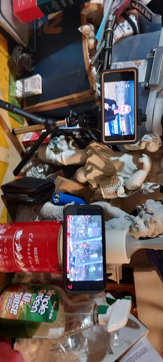 Dual streaming #supercross and #ChiliBowl2025