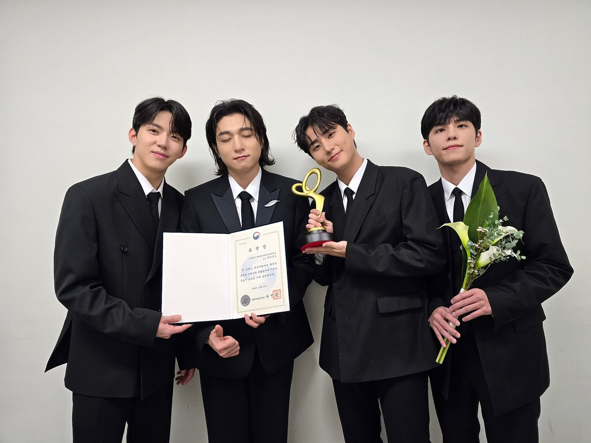 2024 대중문화예술상에서 문화체육관광부 표창장을 받았습니다! 너무 자랑스럽고, 항상 곁에 있어준 마이데이에게 진심으로 감사드려요! 함께한 소중한 추억과 성과를 기념하며 멋진 팀에게 이 인정을 드립니다. My Day, thank you so much!