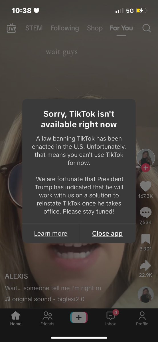 claudipher's tweet image. PLEASEE I THOUGHT IT WAS AT MIDNIGHT WHYYY